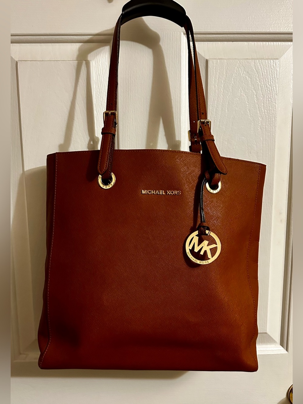 Michael Kors Jet Set Travel Large Saffiano Leather North-South Tote.